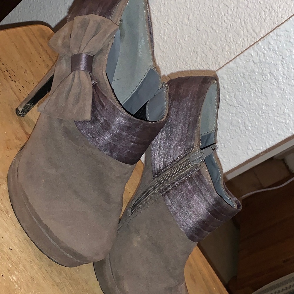 Heels - Picture 6 of 7